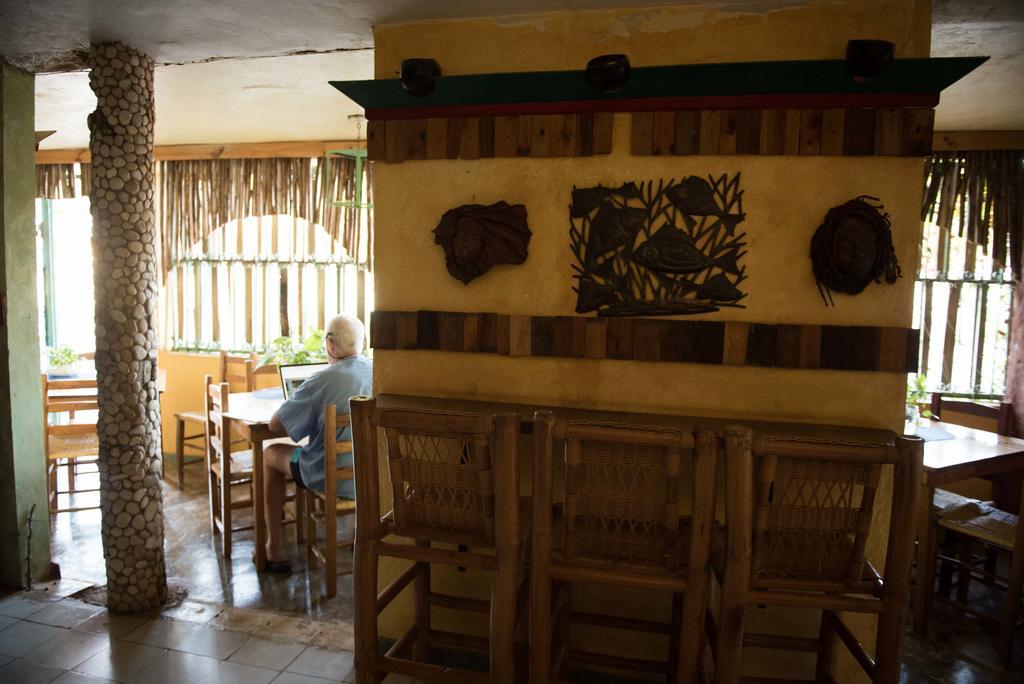 Hostal Dona Chava Pedernales Zewnętrze zdjęcie