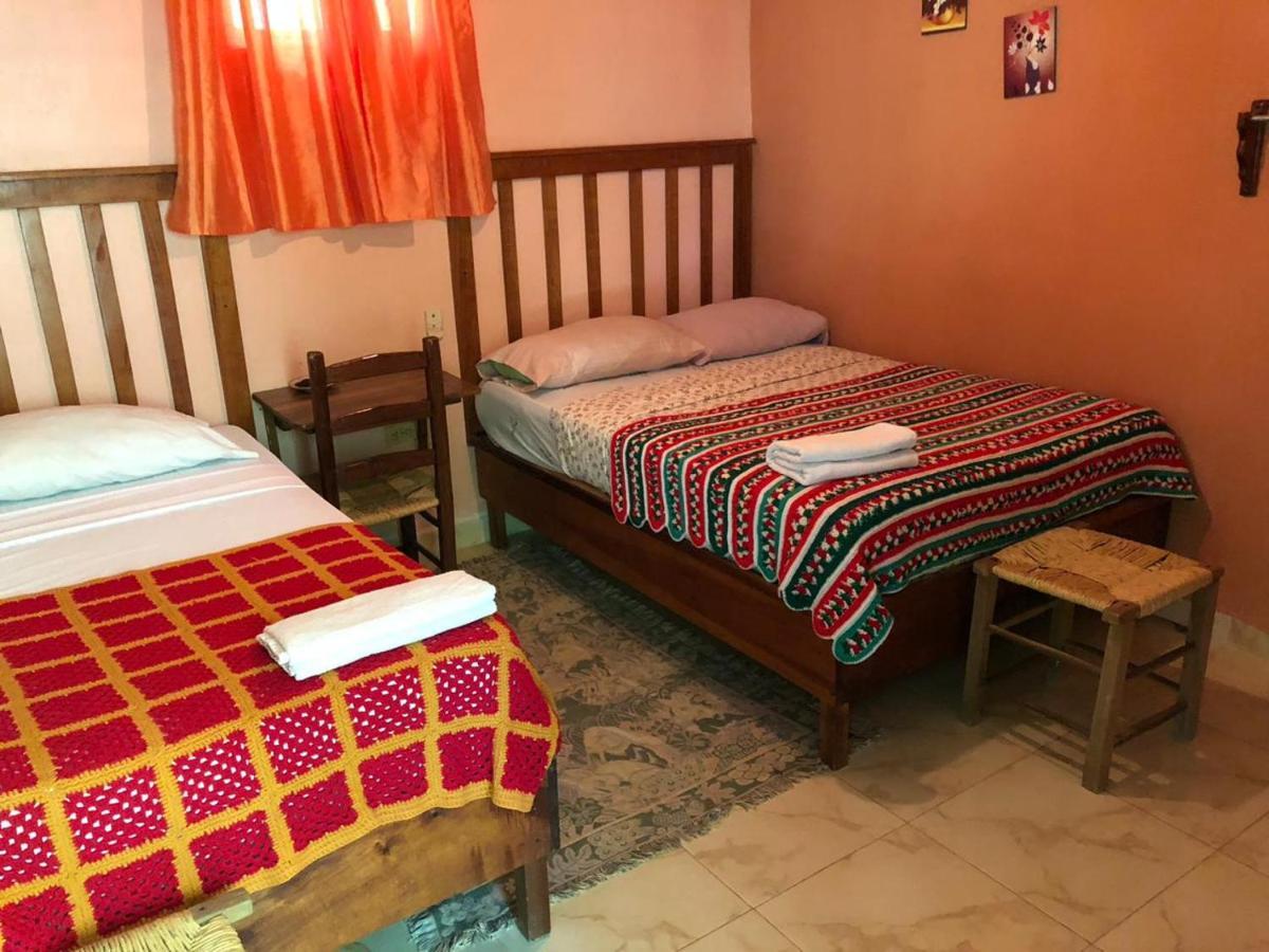 Hostal Dona Chava Pedernales Zewnętrze zdjęcie
